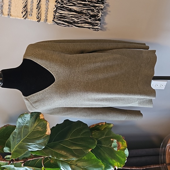 Athleta Switchback Pullover Sweater - Picture 2 of 7